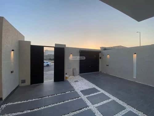 فيلا 457 متر مربع جنوبية على شارع 20م التحلية، الخبر