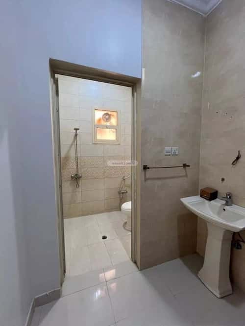 Floor 312 SQM with 5 Bedrooms Al-Muanisiyah, East Riyadh, Riyadh