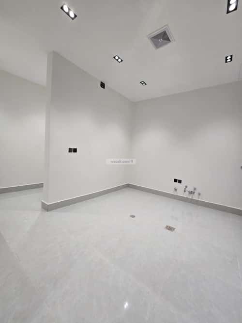 Floor 133 SQM with 4 Bedrooms Al-Maizaliyah, East Riyadh, Riyadh