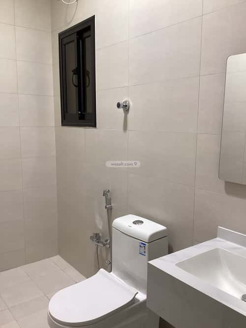 شقة ب 8 غرف المعلاة، أحد رفيدة