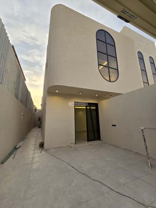 Floor 219 SQM with 4 Bedrooms Dahrat Al-Badeah, West Riyadh, Riyadh