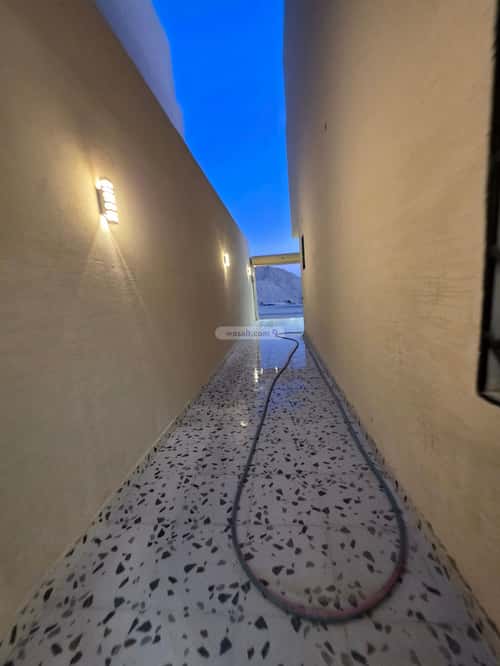 دور 5 غرف في طيبة