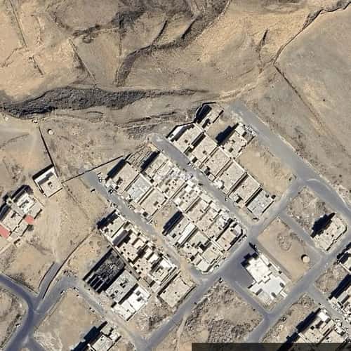 فيلا 300 متر مربع غربية على شارع 15م الزهور، أبها