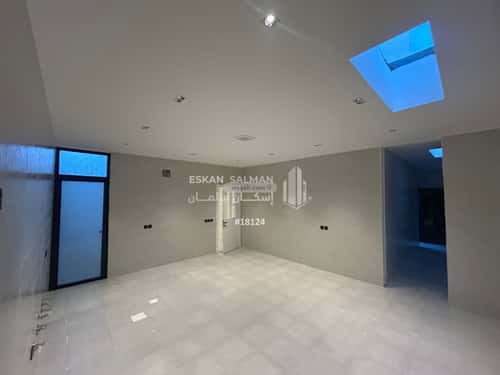 فيلا 300 متر مربع شرقية على شارع 20م العقيق، الخبر