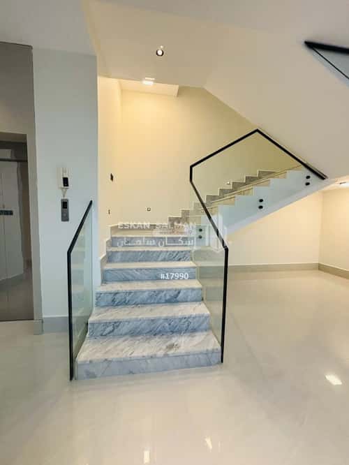 فيلا 458 متر مربع شرقية على شارع 30م السيف، الدمام