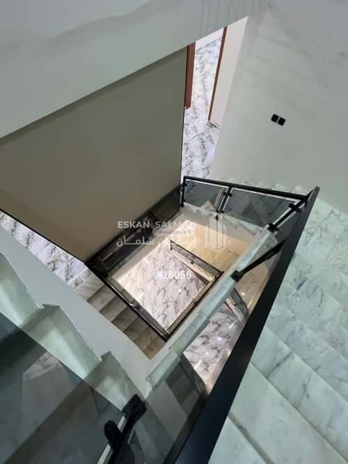 فيلا 250 متر مربع غربية على شارع 12م الفنار، الجموم - بحرة