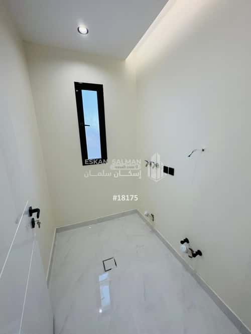 فيلا 325 متر مربع جنوبية على شارع 40م الرحاب، الطائف