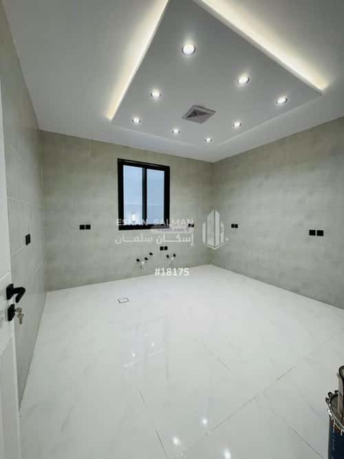 فيلا 325 متر مربع جنوبية على شارع 40م الرحاب، الطائف