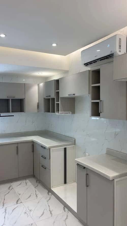 Apartment with 4 Bedrooms Al Shooalah, Aldammam