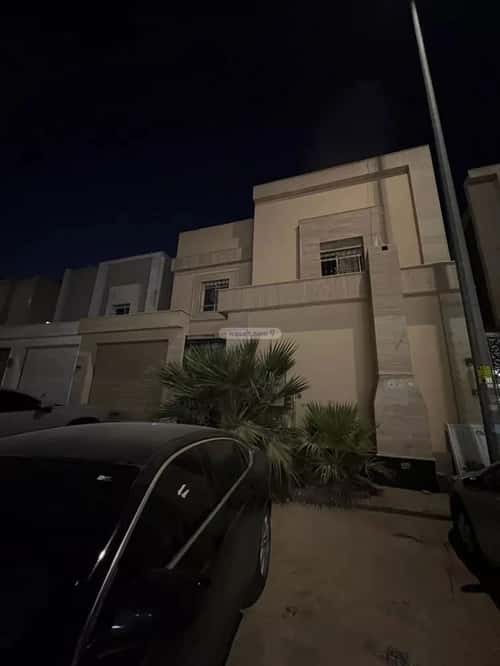 Villa 300 SQM Facing South on 18m Width Street Ar-Rimal, East Riyadh, Riyadh