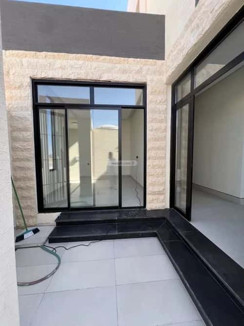 فيلا 540 متر مربع شرقية على شارع 15م المهدية، غرب الرياض، الرياض