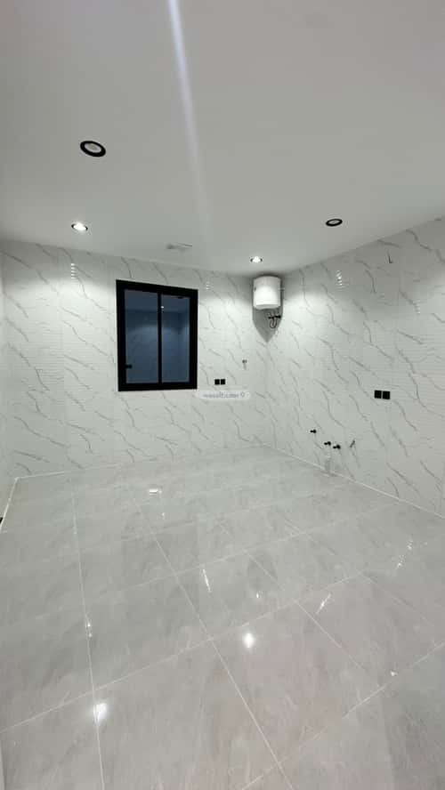 فيلا 358 متر مربع شمالية غربية على شارع 20م الرحاب، الطائف