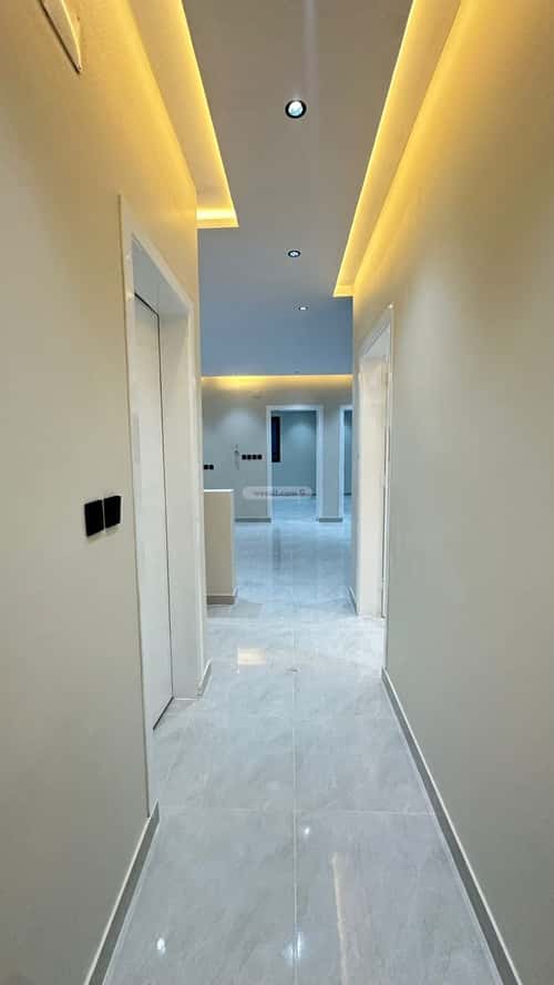 فيلا 358 متر مربع شمالية غربية على شارع 20م الرحاب، الطائف