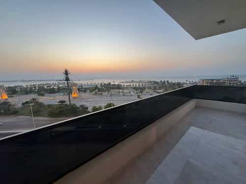 شقة ب 5 غرف الشاطئ الغربي، الدمام