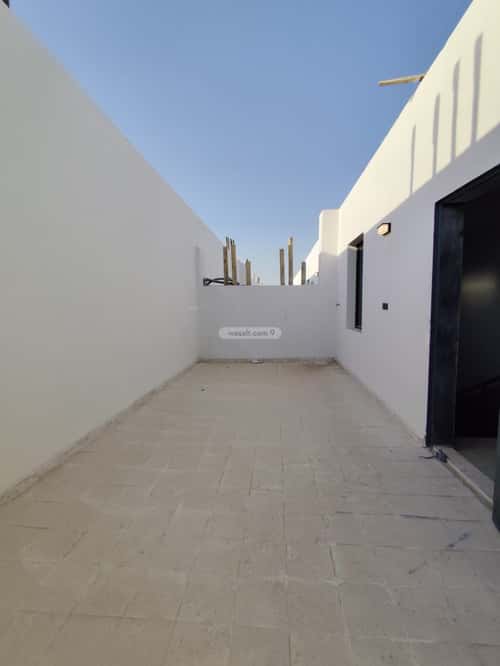 فيلا 252 متر مربع شرقية على شارع 20م عكاظ، جنوب الرياض، الرياض