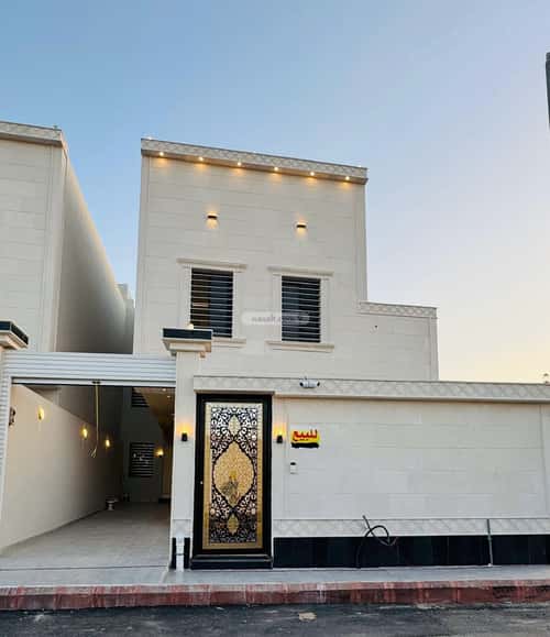 فيلا 355 متر مربع شرقية على شارع 20م الرحاب، الطائف