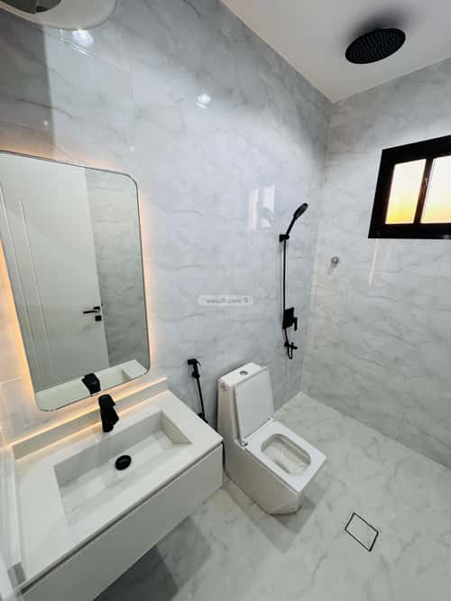 فيلا 355 متر مربع شرقية على شارع 20م الرحاب، الطائف