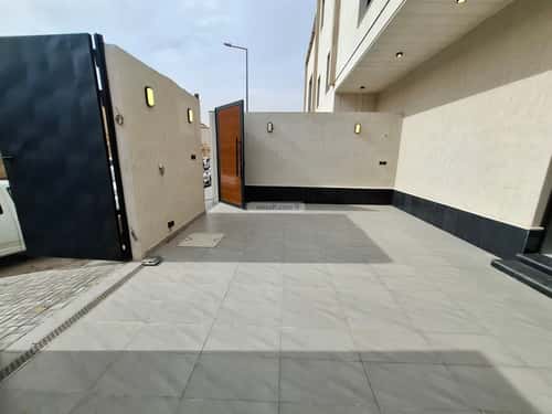 Floor 242 SQM with 5 Bedrooms Al-Muanisiyah, East Riyadh, Riyadh