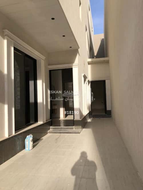Floor 154 SQM with 6 Bedrooms Al-Maizaliyah, East Riyadh, Riyadh