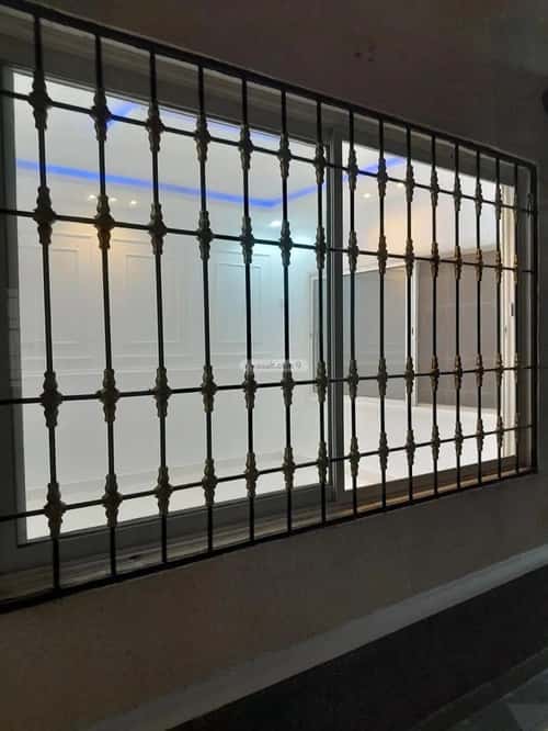 فيلا 450 متر مربع شرقية على شارع 20م طويق، غرب الرياض، الرياض