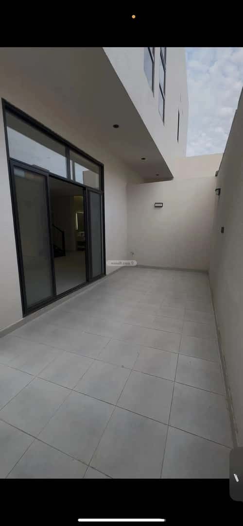 شقة ب 4 غرف العريجاء الأوسط، غرب الرياض، الرياض