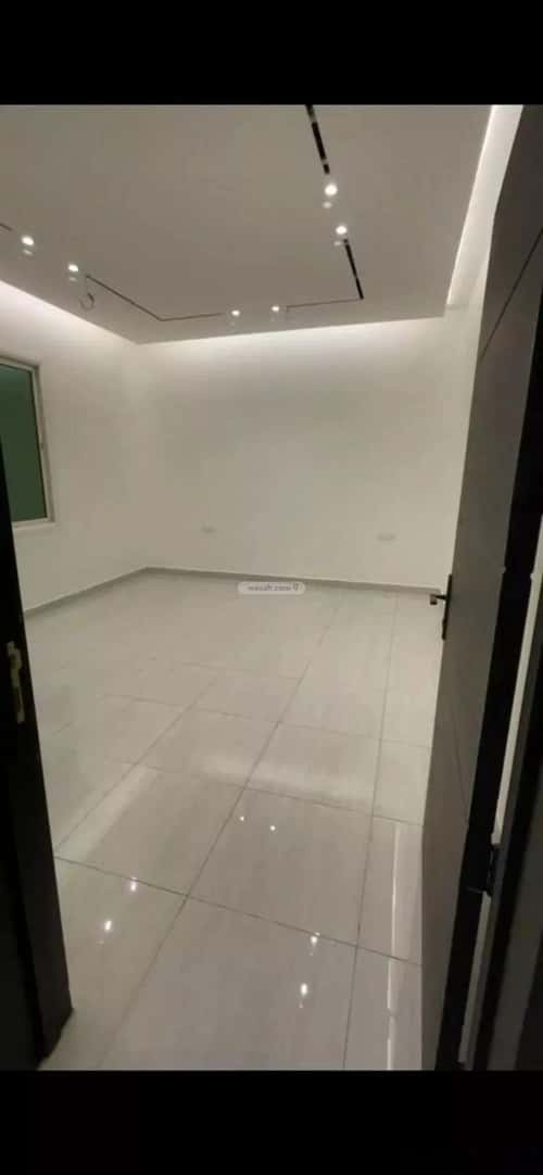 فيلا 312 متر مربع شرقية على شارع 18م النظيم، شرق الرياض، الرياض