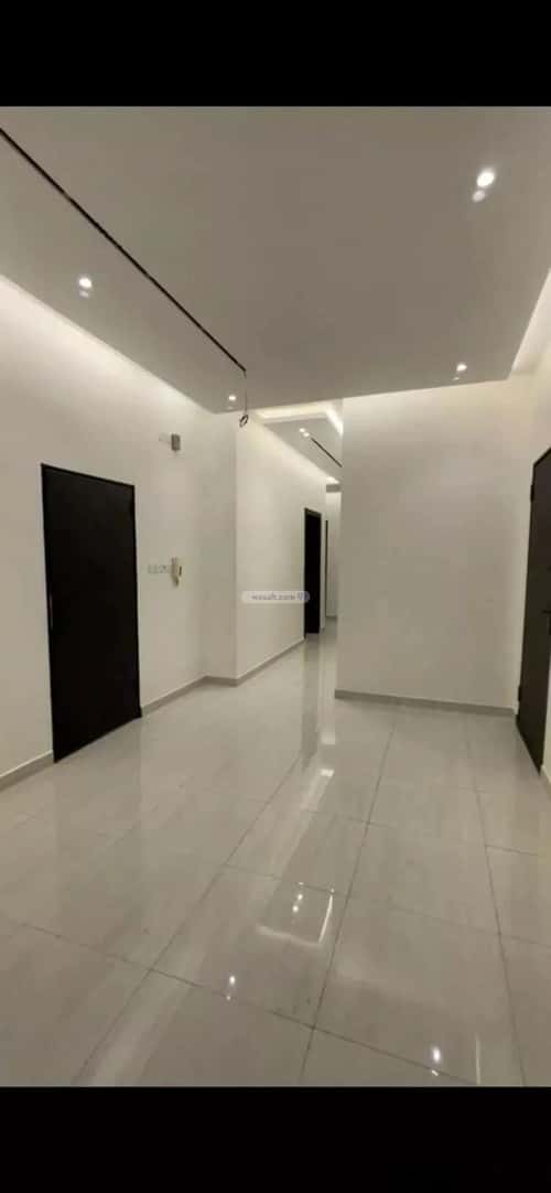 فيلا 312 متر مربع شرقية على شارع 18م النظيم، شرق الرياض، الرياض