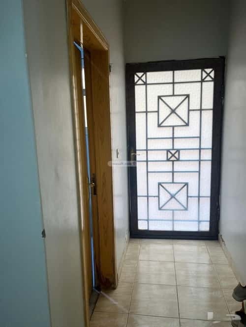 فيلا 215 متر مربع شرقية على شارع 15م النهضة، شرق الرياض، الرياض