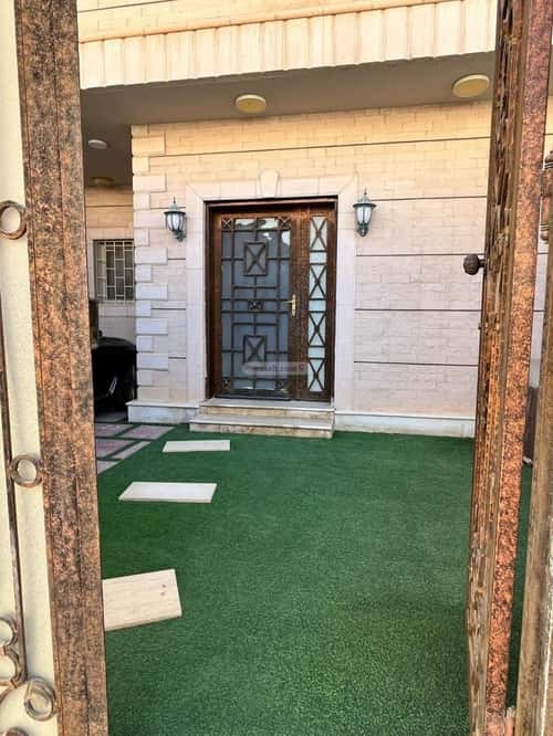 فيلا 215 متر مربع شرقية على شارع 15م النهضة، شرق الرياض، الرياض