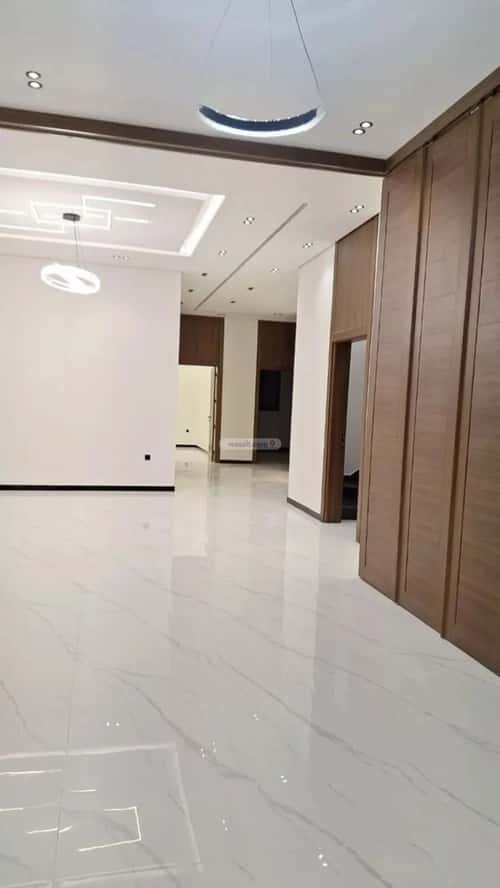 فيلا 330 متر مربع شرقية على شارع 15م العقيق، شمال الرياض، الرياض