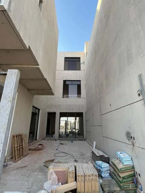 Villa 300 SQM Facing North on 25m Width Street Al-Mahdiyah, West Riyadh, Riyadh