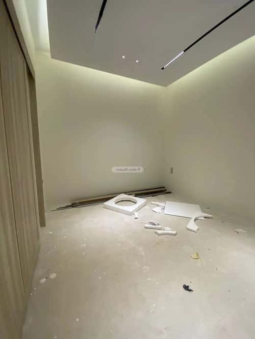 Villa 550 SQM Facing South on 20m Width Street Al-Mahdiyah, West Riyadh, Riyadh