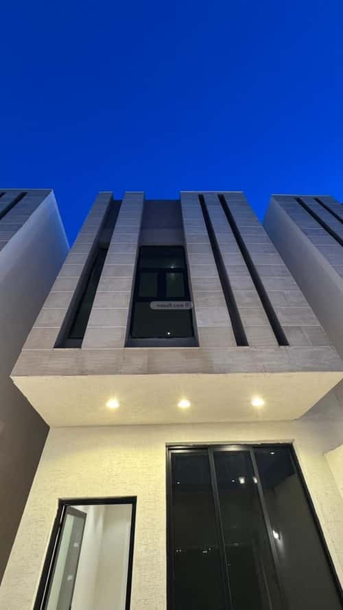 فيلا 226 متر مربع شمالية على شارع 24م ضاحية الملك فهد، الدمام