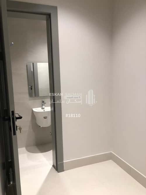 دور 211 متر مربع ب 5 غرف الجنادرية، شرق الرياض، الرياض