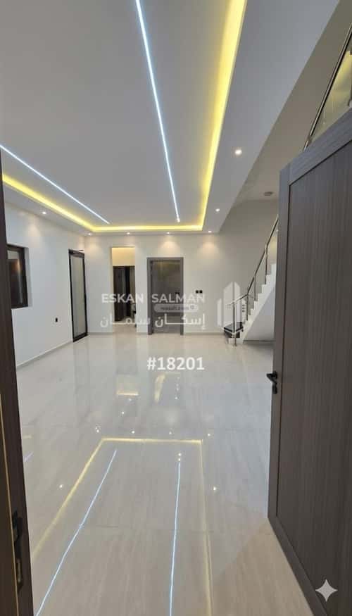 فيلا 374 متر مربع جنوبية على شارع 20م الصقور، الاحساء