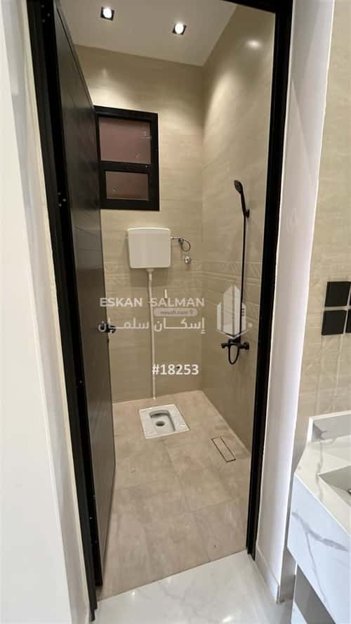 دور 210 متر مربع ب 6 غرف غرناطة، المزاحمية