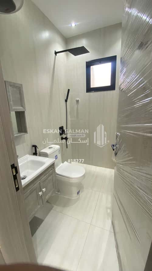 Floor 360 SQM with 6 Bedrooms Hayy Al Sahlooj, Madinah