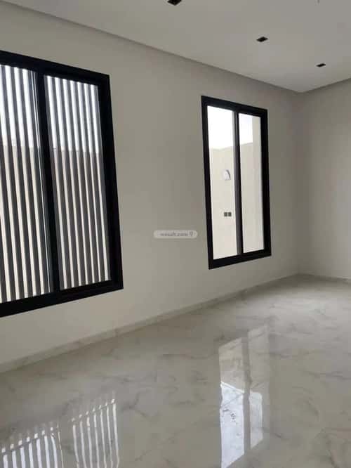 فيلا 239 متر مربع شمالية على شارع 15م الملك فهد، عنيزة