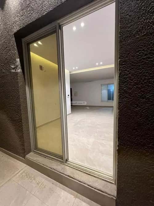 فيلا 330 متر مربع شمالية على شارع 15م العارض، شمال الرياض، الرياض