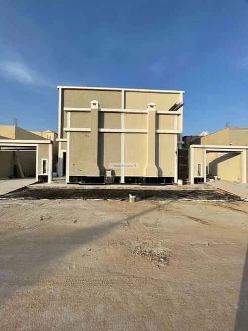 فيلا 250 متر مربع غربية على شارع 10م الملك فهد، عنيزة