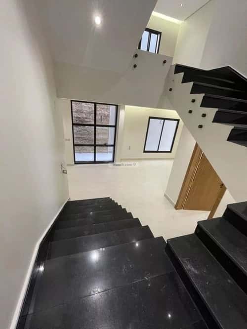 فيلا 297 متر مربع جنوبية على شارع 15م المنار، عنيزة