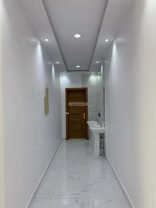 فيلا 708 متر مربع شمالية على شارع 20م ملهم، ملهم