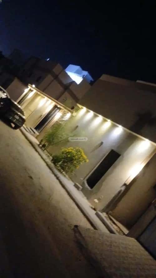 فيلا 499 متر مربع جنوبية شرقية على شارع 15م عقرباء، الجبيلة