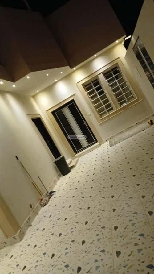 فيلا 499 متر مربع جنوبية شرقية على شارع 15م عقرباء، الجبيلة