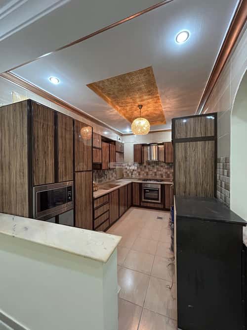 5 bedroom apartment in Al Salamah