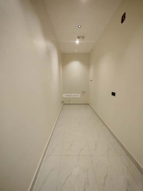 Floor 248 SQM with 5 Bedrooms Al-Qadisiyah, East Riyadh, Riyadh