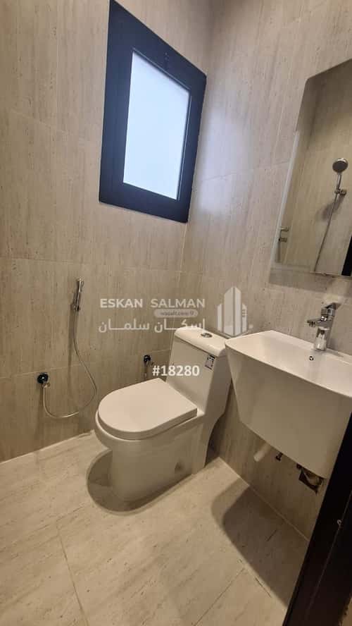 فيلا 330 متر مربع شمالية على شارع 15م الصواري، الخبر