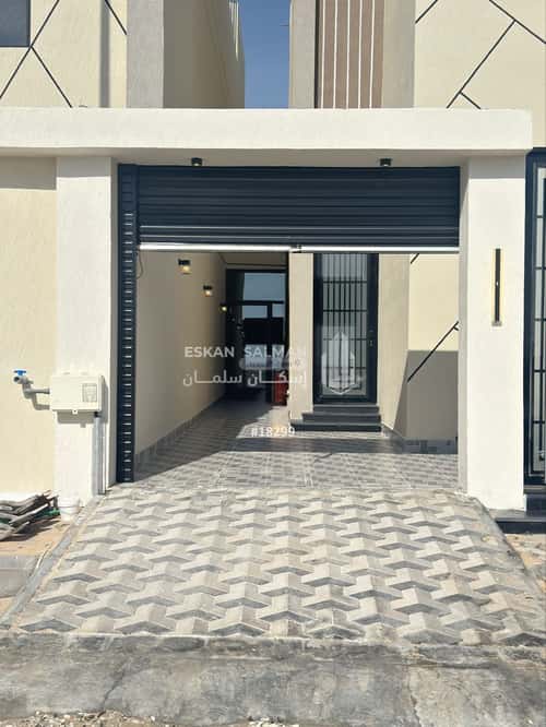 فيلا 321 متر مربع جنوبية على شارع 15م الرابية، العيون