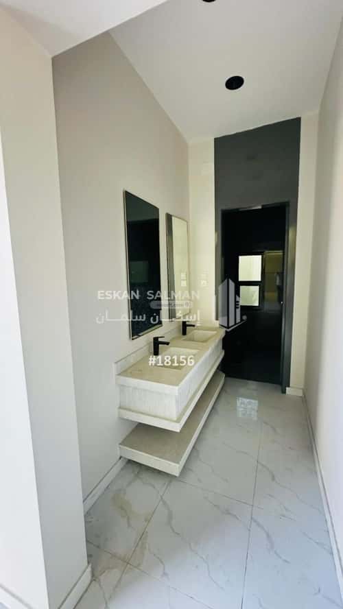 فيلا 450 متر مربع شرقية على شارع 20م ضاحية الإسكان، الطائف