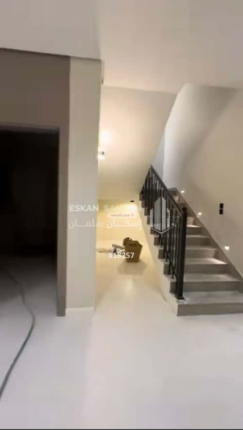 فيلا 252 متر مربع شمالية على شارع 30م إشبيلية، الجبيل